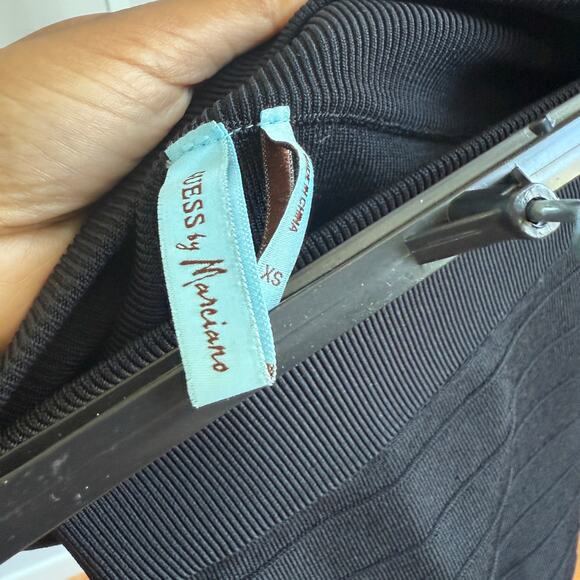 Guess sz XS Black Textured Bodycon Mini Skirt - Picture 4 of 8